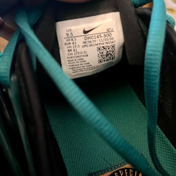 Men's Air Vapormax Plus ATL - Picture 13 of 17